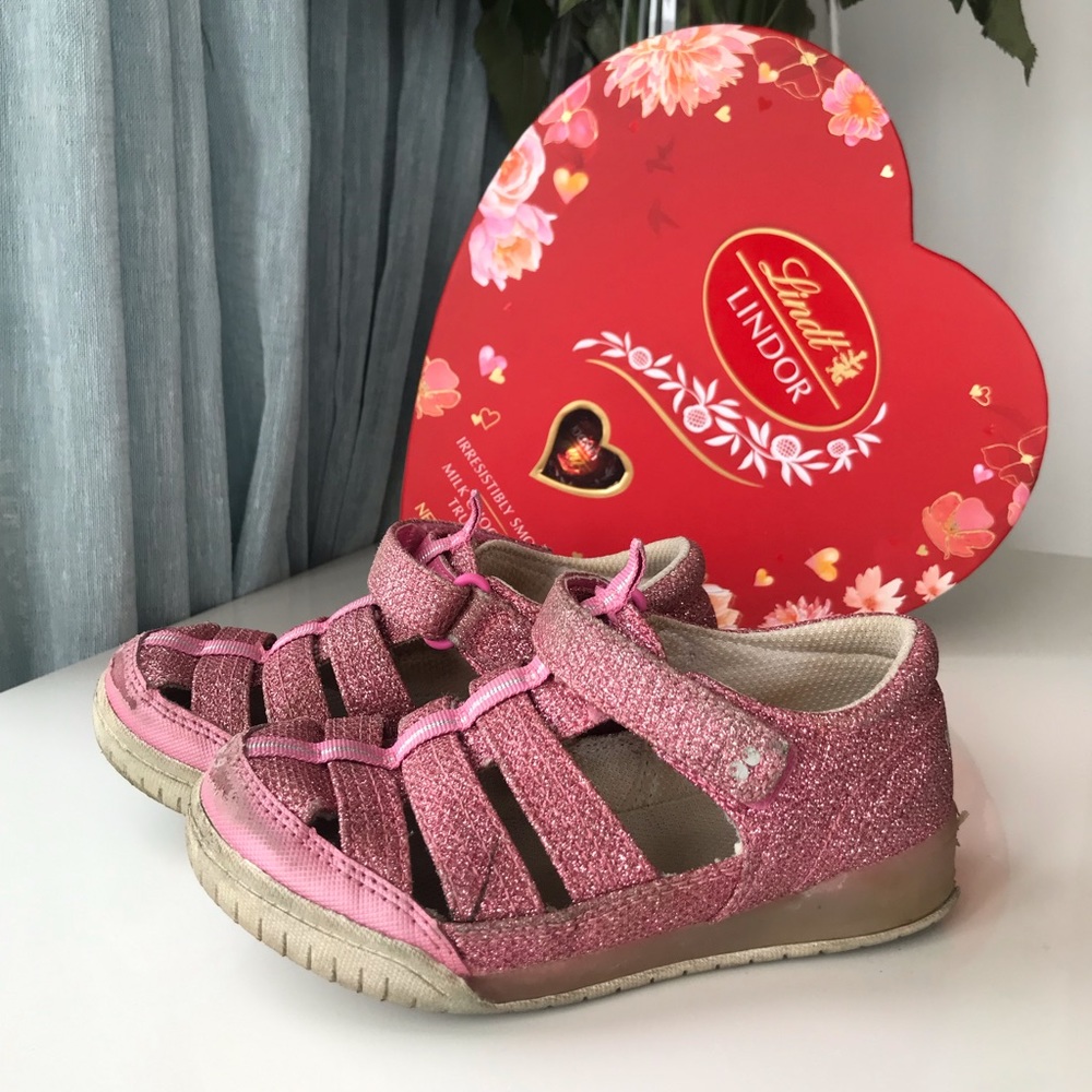 Stride Rite sandals Memory Foam Toddler size 11 LIKE NEW SPARKLE PINK CLOSED TOE